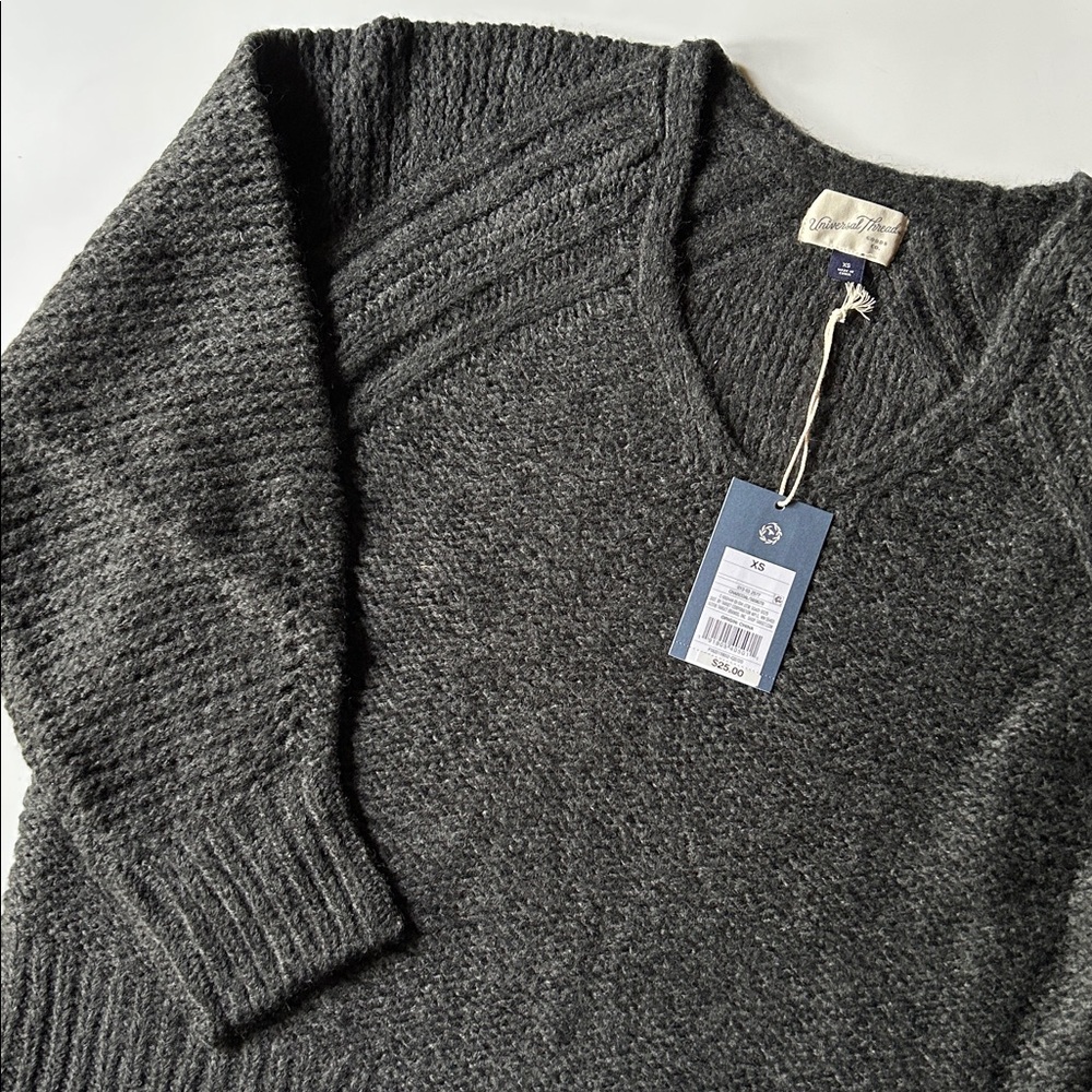 Universal Thread Balloon Sleeve V-Neck Pullover Sweater - Charcoal Gray